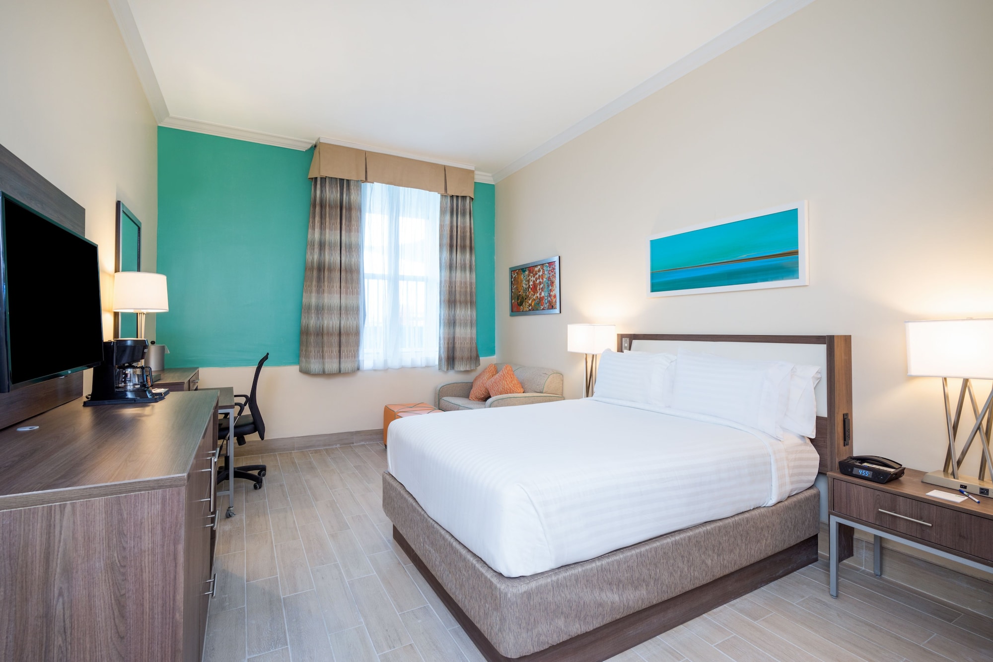 STANDARD, QUEEN BED, ACCESSIBLE