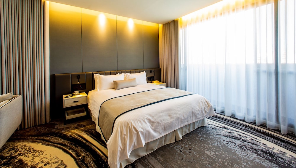 JSL hotel 11/70