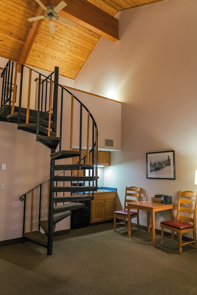 The Inn at Holiday Valley 28/50
