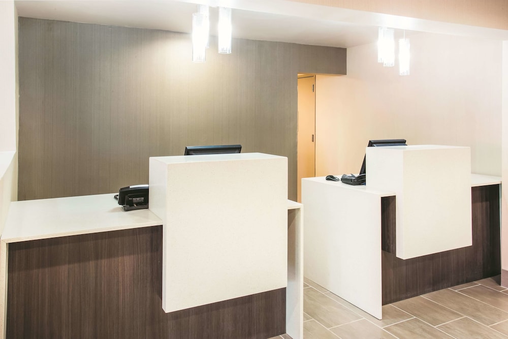 La Quinta Inn & Suites by Wyndham Cincinnati NE - Mason 19/28