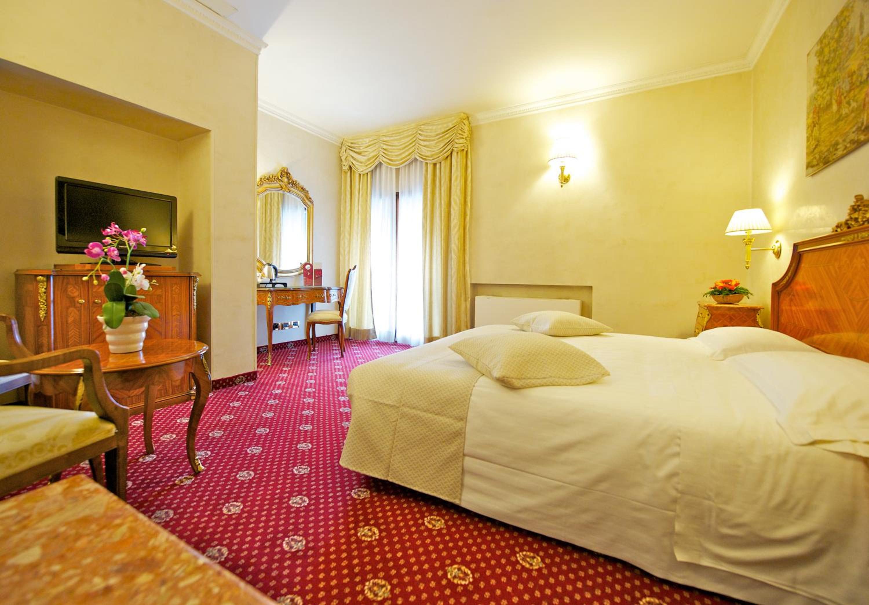 Room at Mercure Parma Stendhal, PARMA