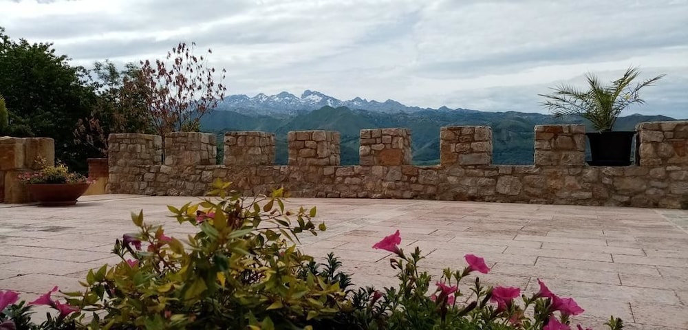 Hotel Cerro La Nina 34/54
