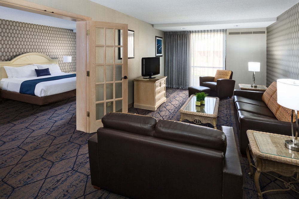 Lake Okoboji Resort and Conference Center 31/53