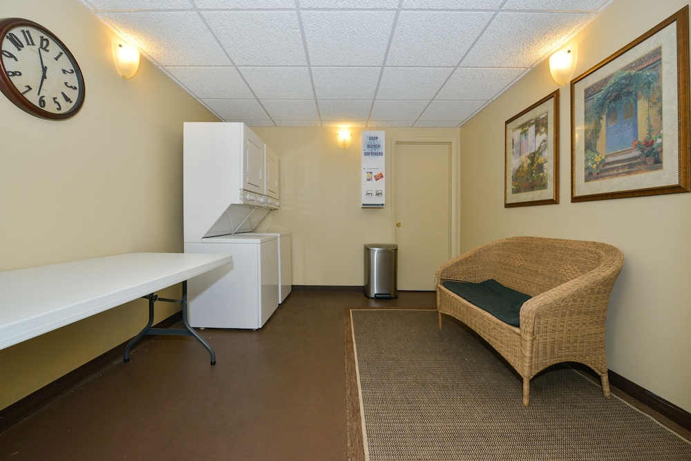 Best Western Plus Landing View Inn & Suites 32/51
