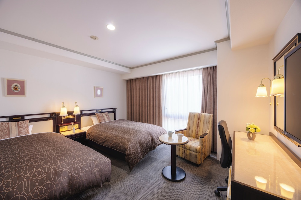 ROOM, SINGLE, TWIN BEDS