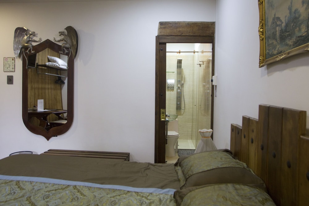 Bogota Bed And Breakfast Inn 49/56