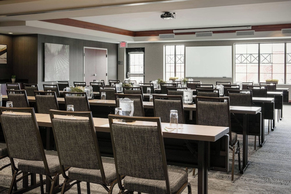 Courtyard Marriott Aksarben Village 42/50