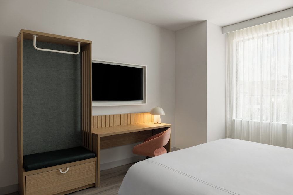 غرفة بريميوم بسرير كينج، Even Hotel Orlando Universal Blvd By Ihg 4/7