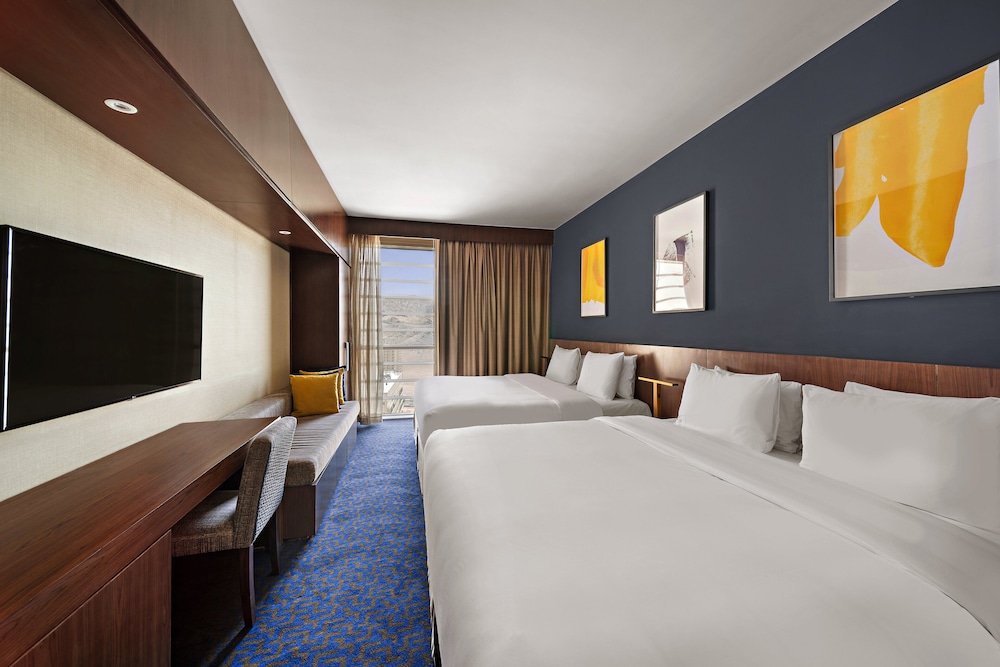 Tower, Deluxe, Twin Beds