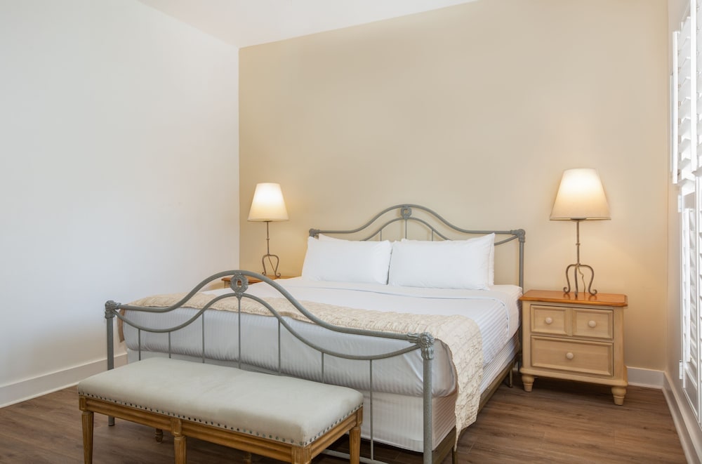 The Paradise Inn Adults Only 25/75