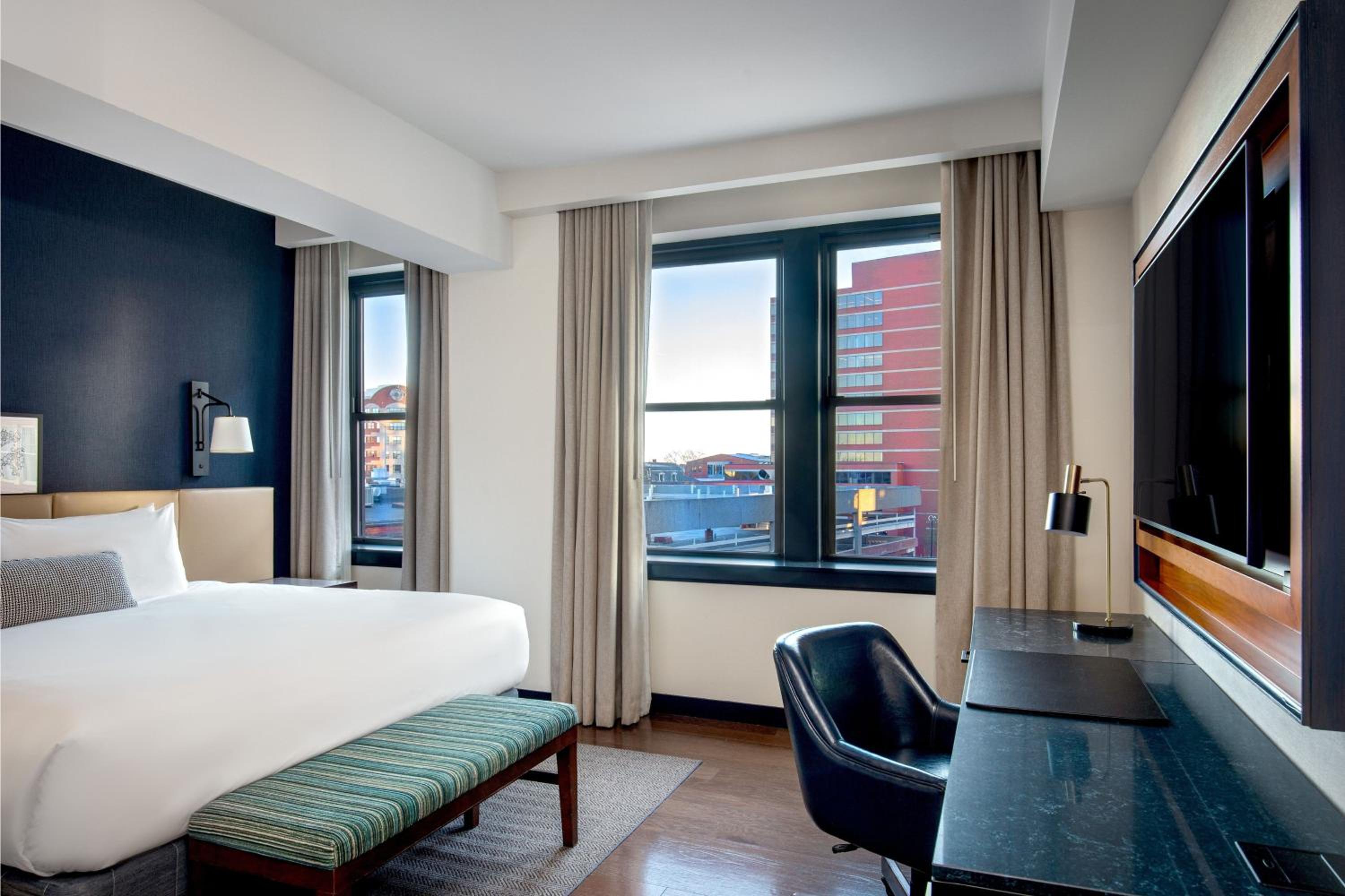 Guest Room, Standard, King Bed