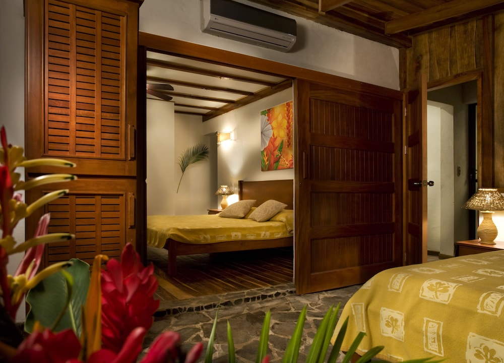 Tropico Latino Hotel 36/74