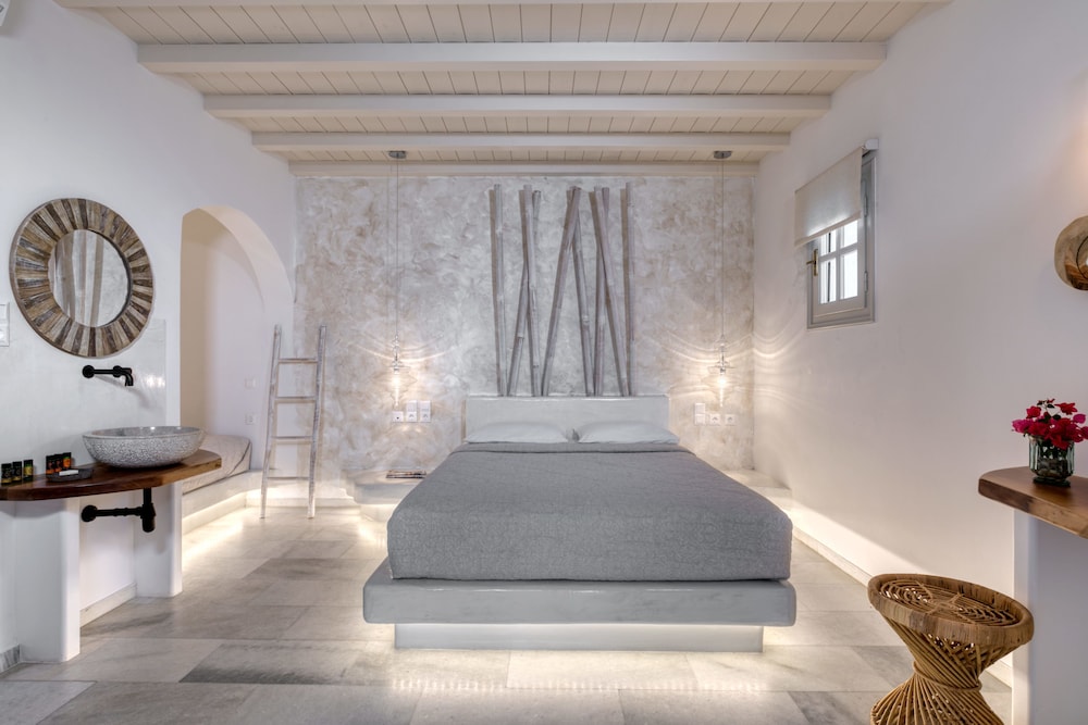 Ostria Inn 7/50