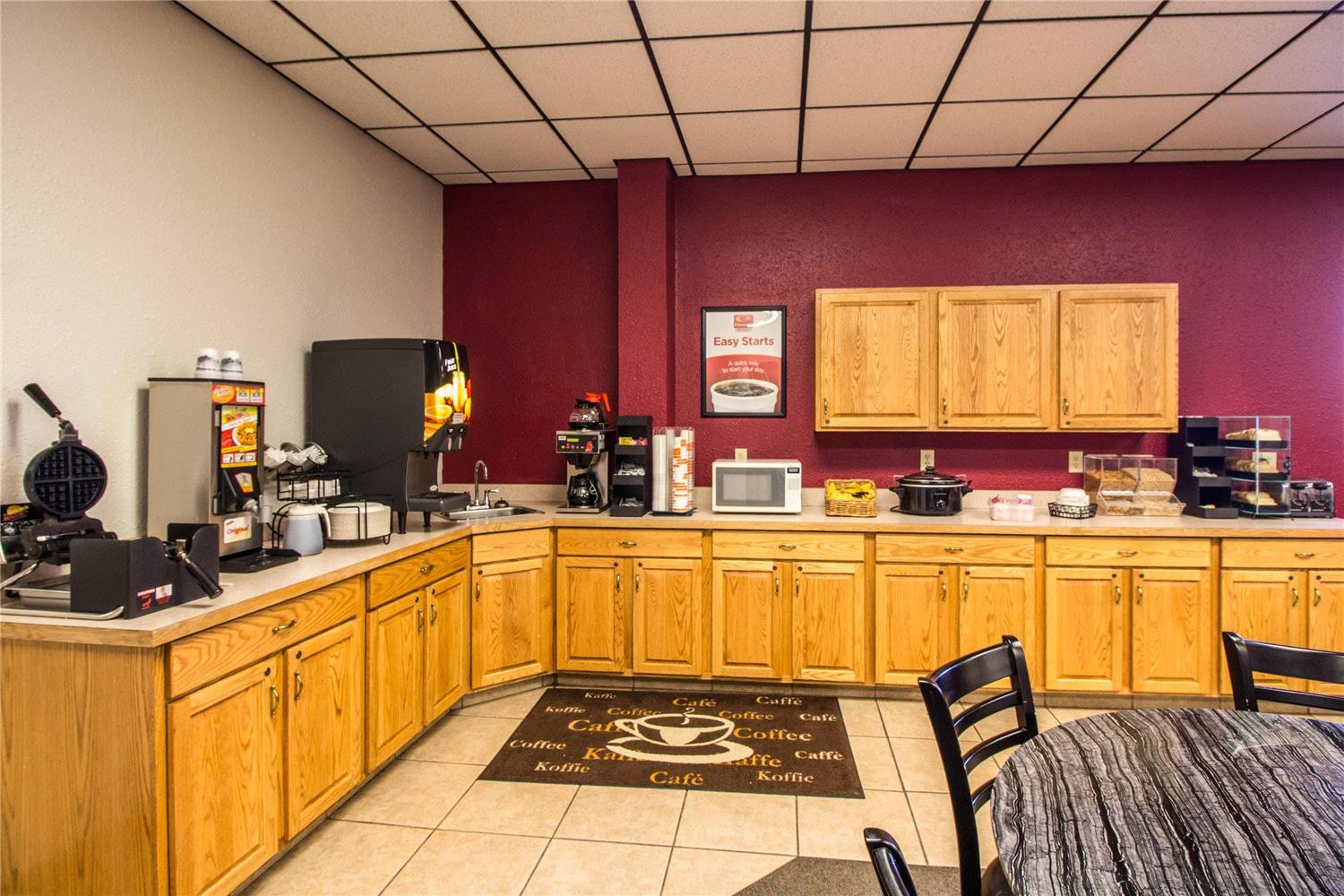 Econo Lodge Valley City, ND 5/8
