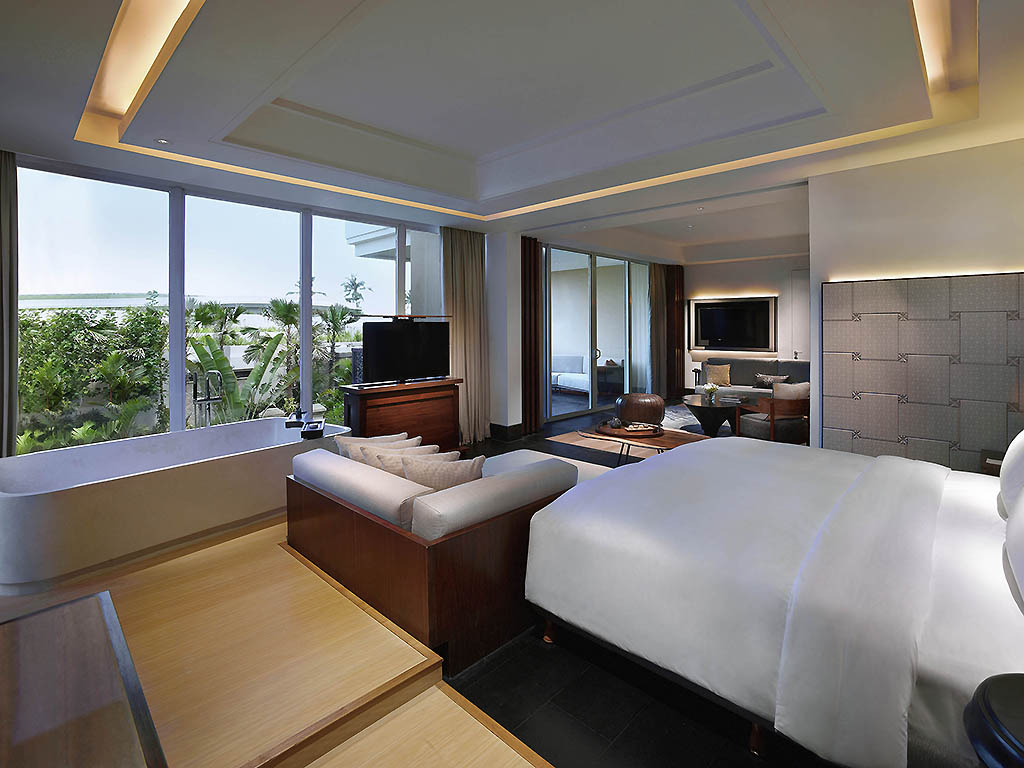 Honeymoon, Suite, King Bed, Plunge Pool