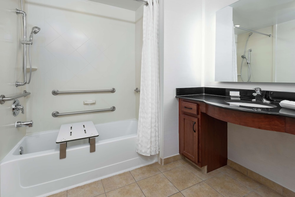 Homewood Suites by Hilton Cleveland-Beachwood 12/49