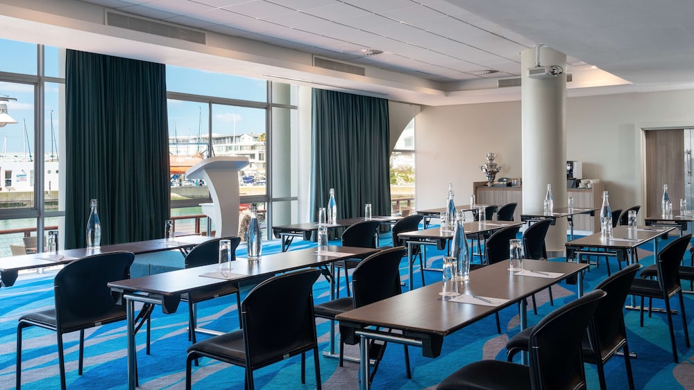 Radisson Collection Hotel, Waterfront Cape Town 34/44