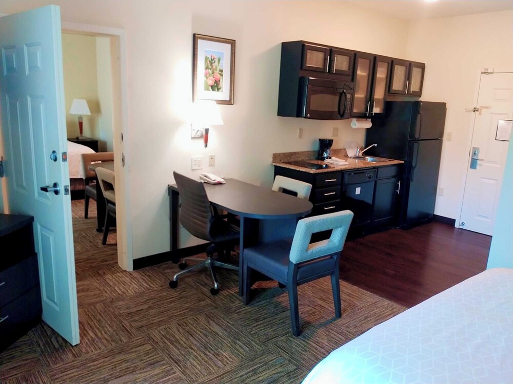 Candlewood Suites Houston Medical Center 62/72