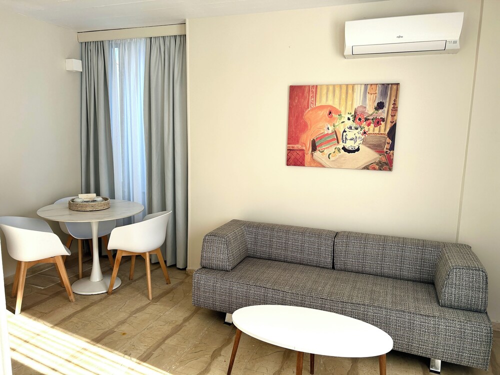 Loriet Hotel 169/191
