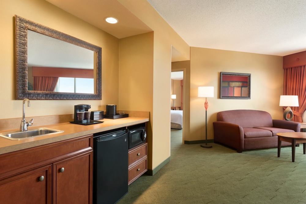 Embassy Suites By Hilton E Peoria Riverfront Conf Center 9/60