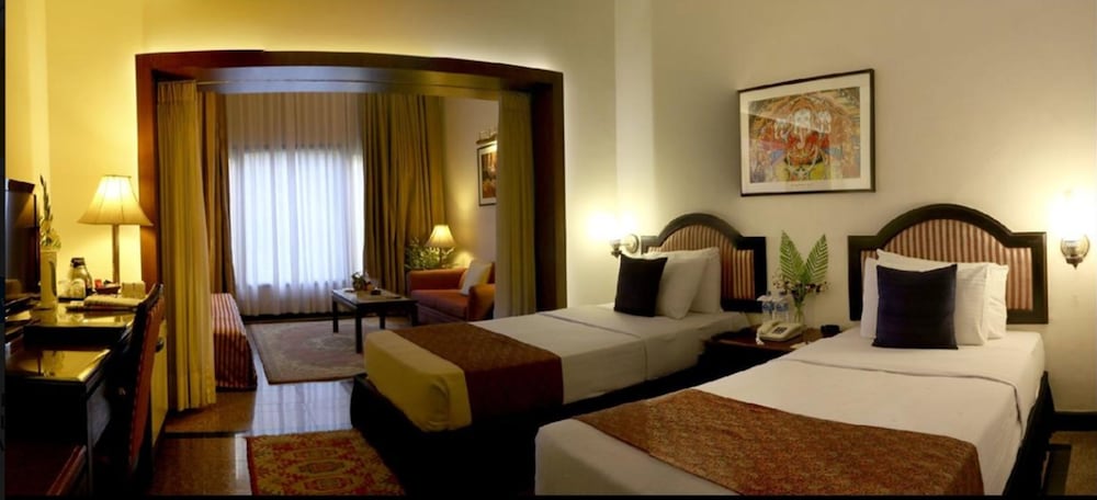 Clarks Hotel 15/50