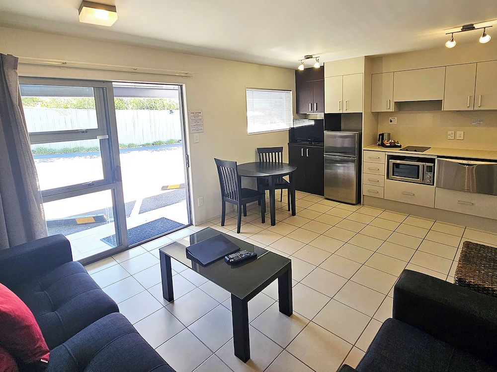 Sea Spray Suites 34/61