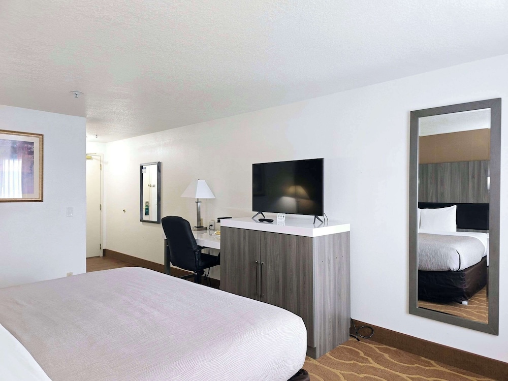 Quality Inn & Suites Longview Kelso 12/44