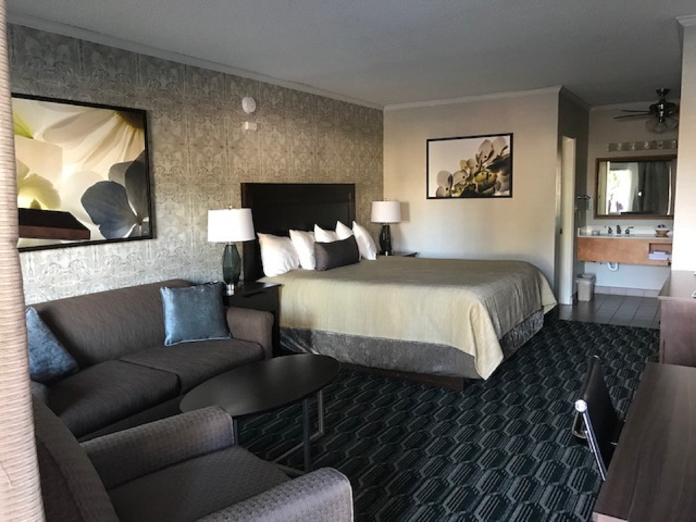Best Western Plus Black Oak 34/76