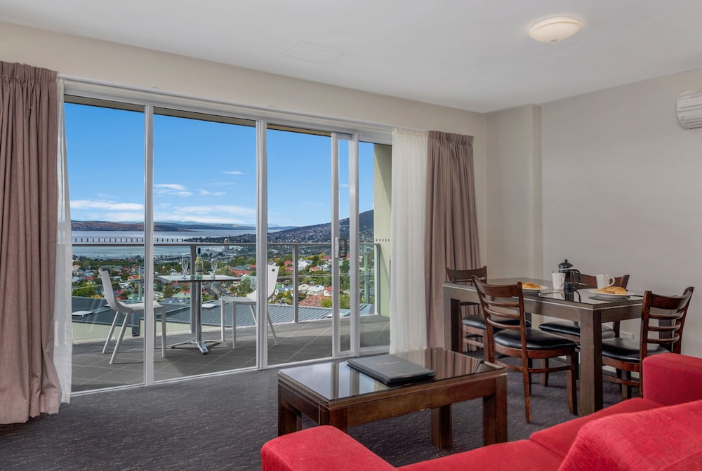 BAY VIEW VILLAS 42/64