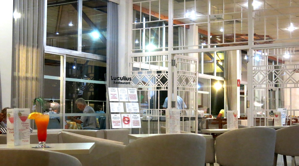 Marina Hotel 44/68