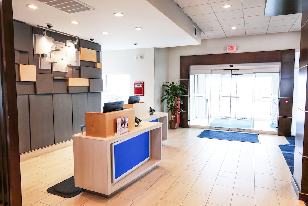 Holiday Inn Express Suites Houston Iah Beltway 8 5/65