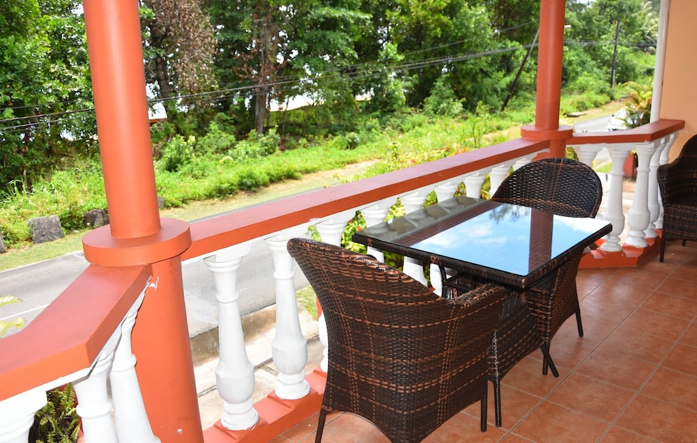 Reef Holiday Apartments Hotel Mahe Island 5/60