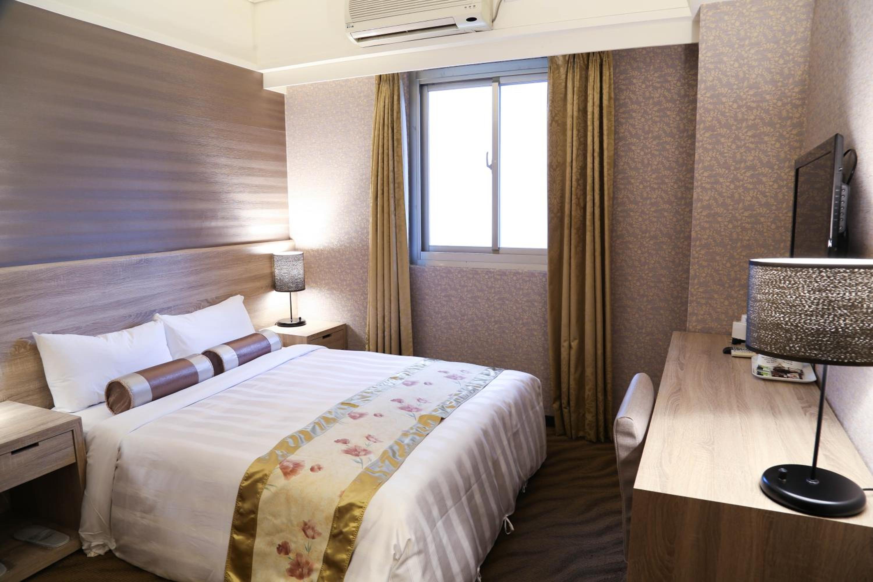 غرفة بسرير مزدوج، Unique Holiday Hotel 2/4
