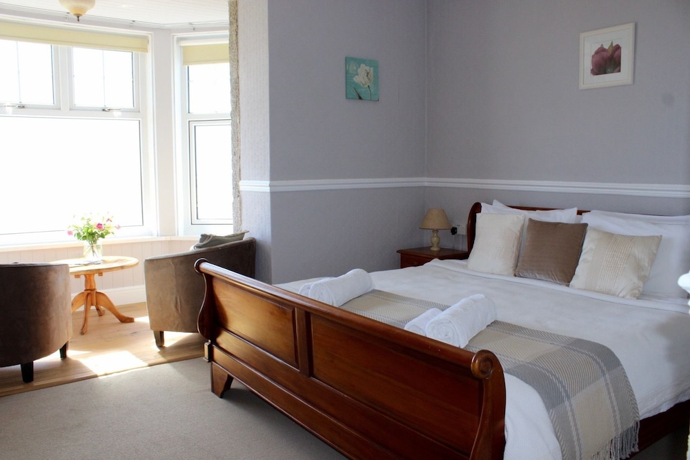 Housel Bay Hotel 12/62