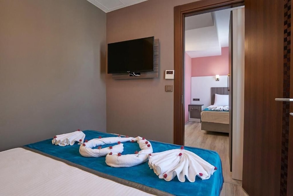 Renzo Hotel 20/38