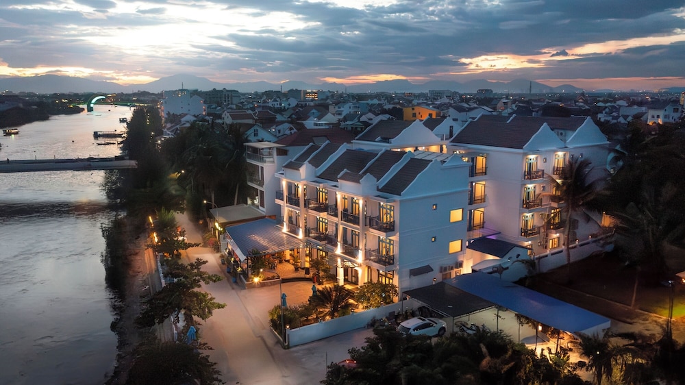 Silk River Hoi An Hotel & Spa 1/49