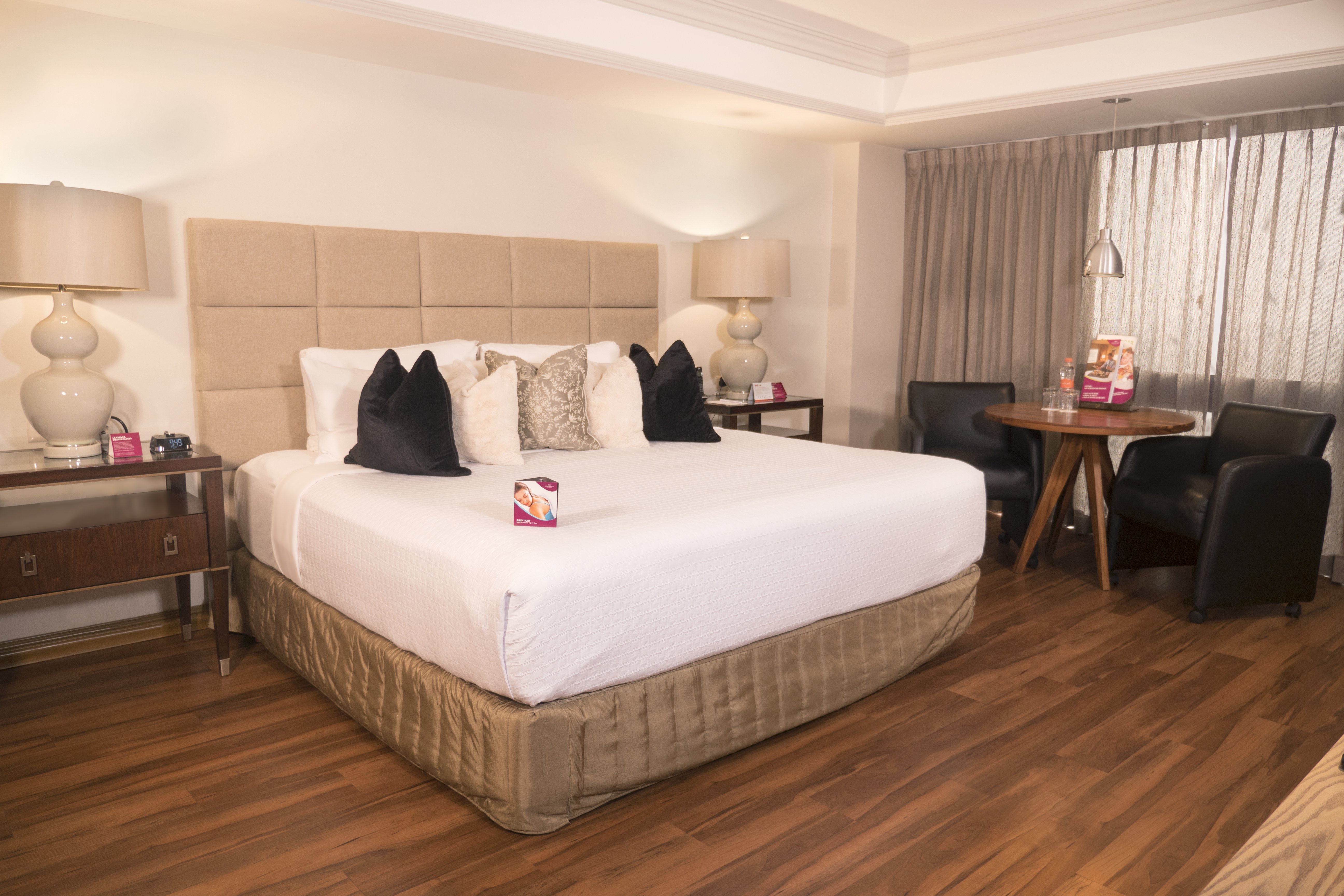 Presidential, Suite, King Bed, Crowne Plaza Monterrey 2/2