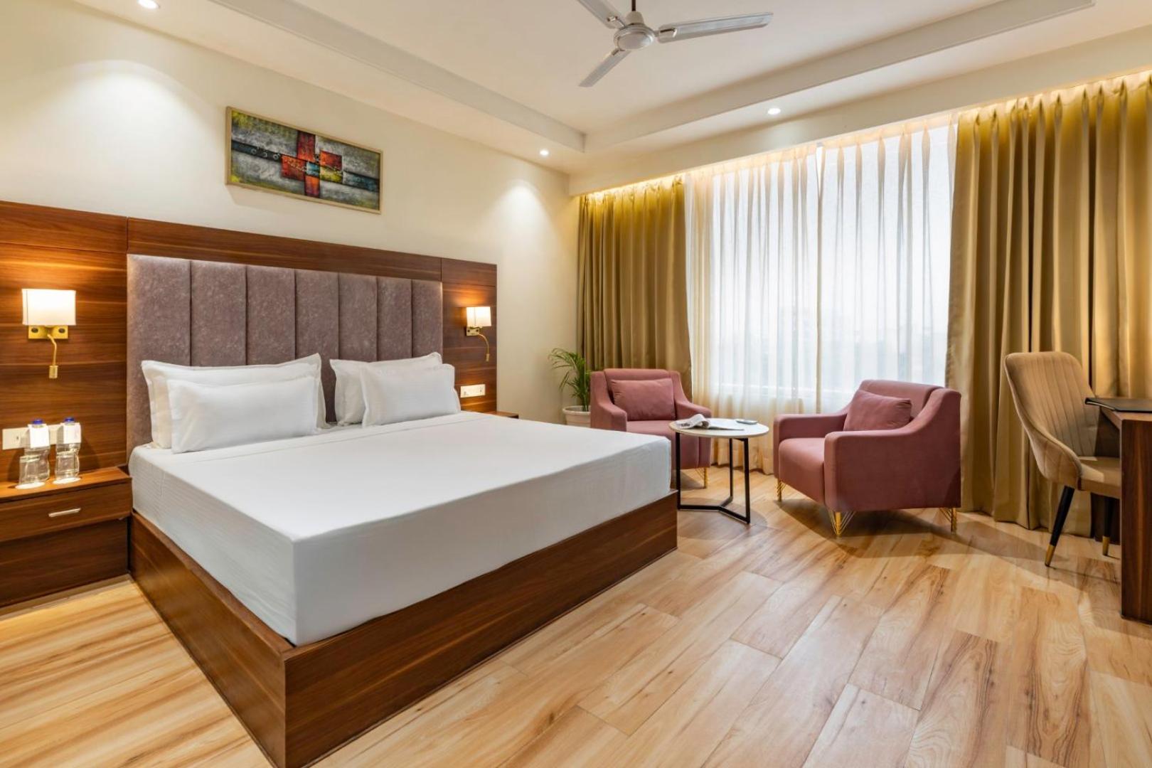 Clarks Inn Suites Agra 18/52