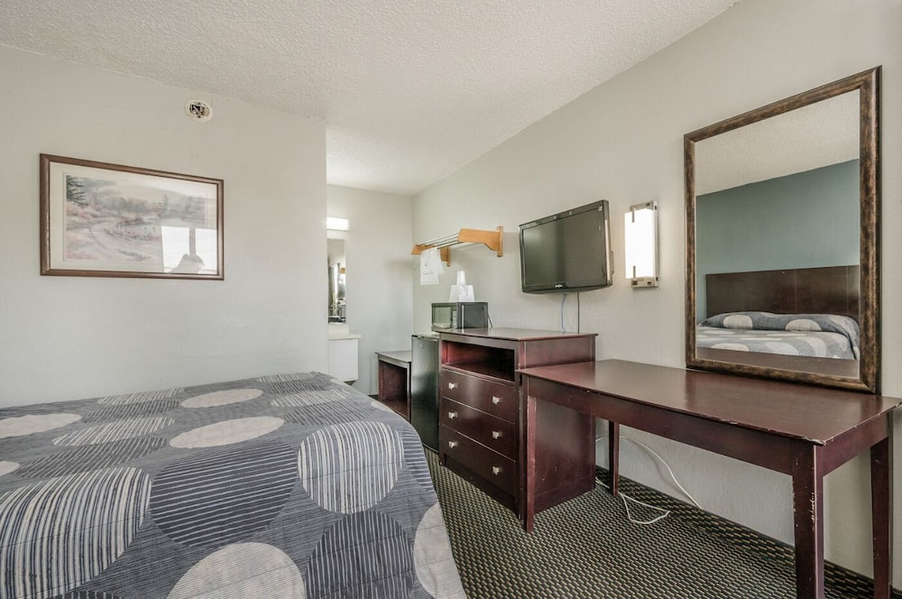 Relax Inn West Amarillo Medical Center 23/23
