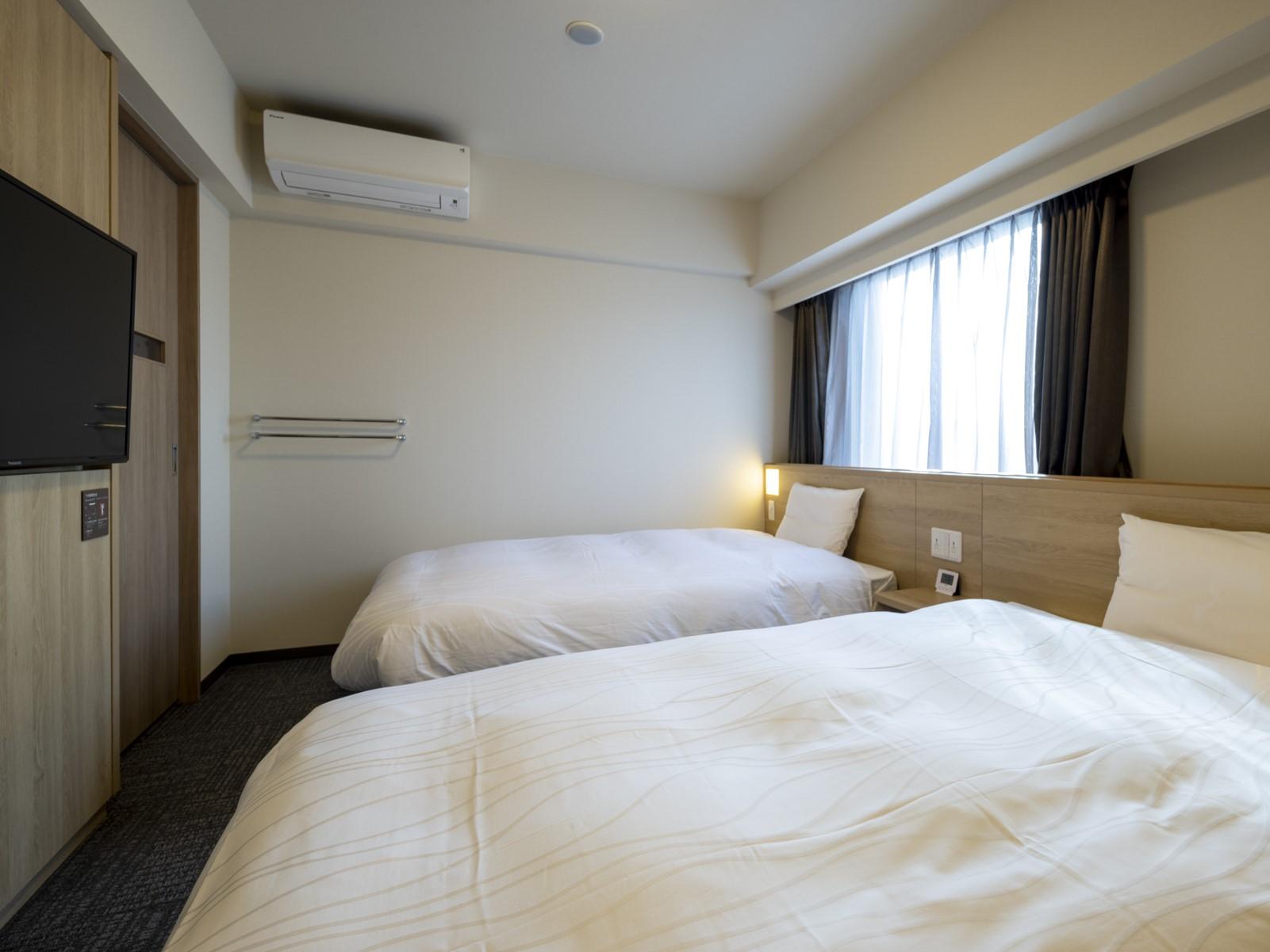 Moderate, Twin Beds