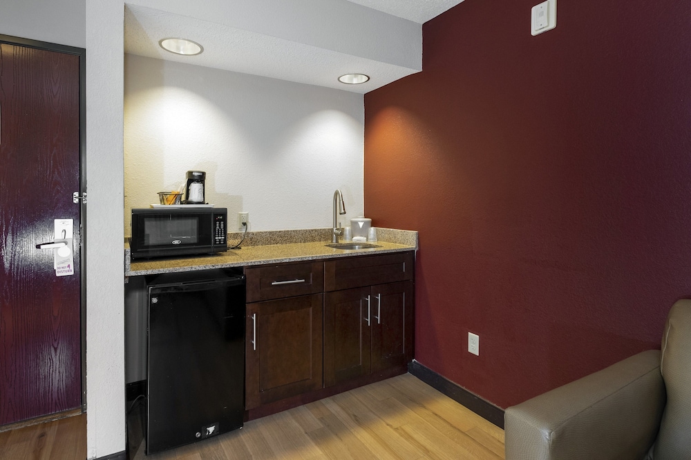 Red Roof Inn & Suites Dover Downtown 5/27