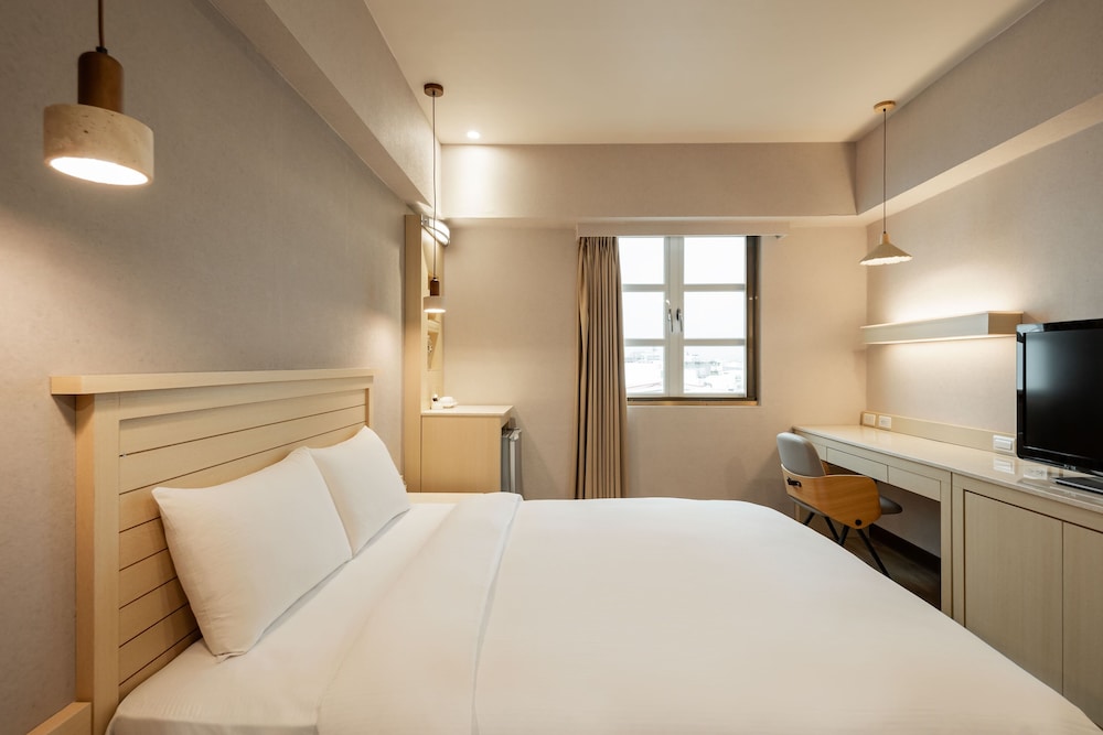 ROOM, DOUBLE BED
