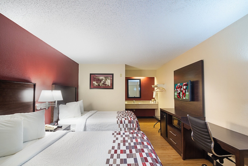 Red Roof Inn Cincinnati East - Beechmont 14/25