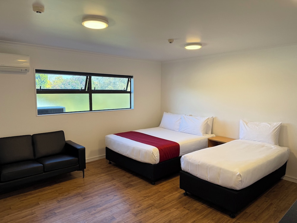 ROOM, TRIPLE