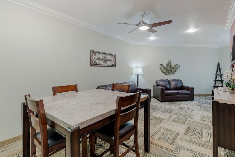 Best Western Plus Loveland Inn 45/56