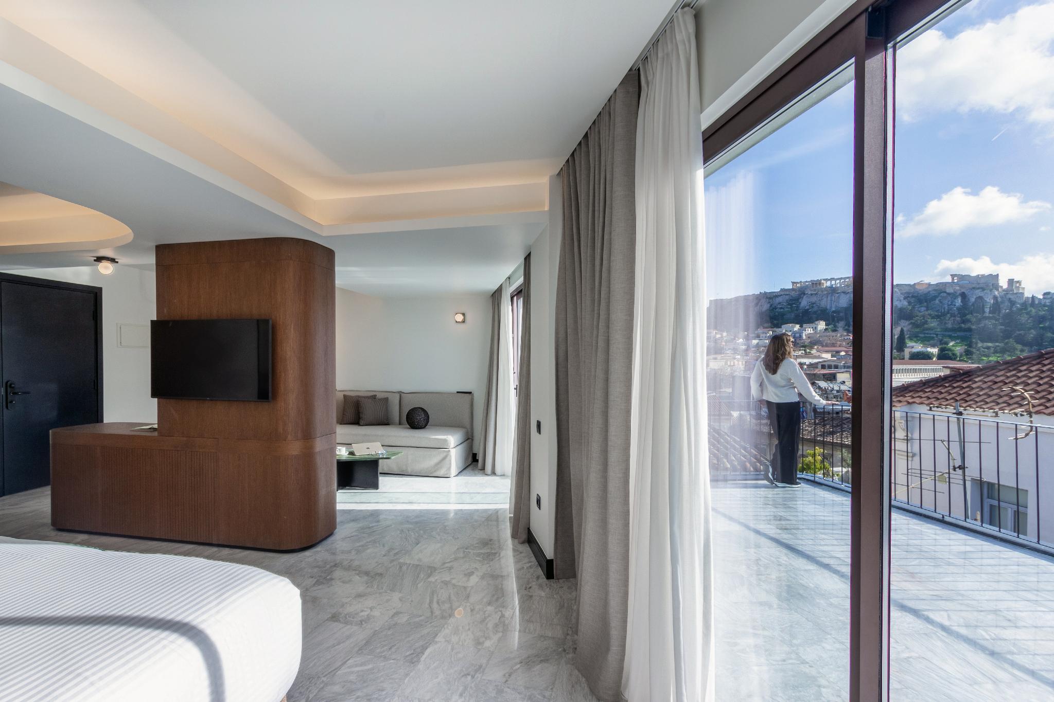 L'Avventura Suites 12/17