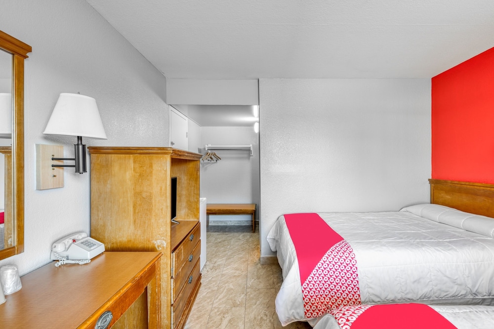 OYO Hotel Houston Southwest I-69 28/48