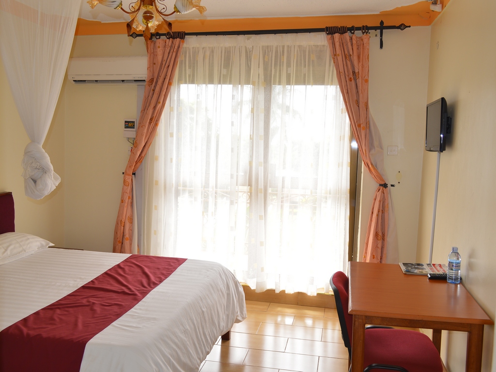 جناح جونيور، Askay Hotel Suites Entebbe 4/6