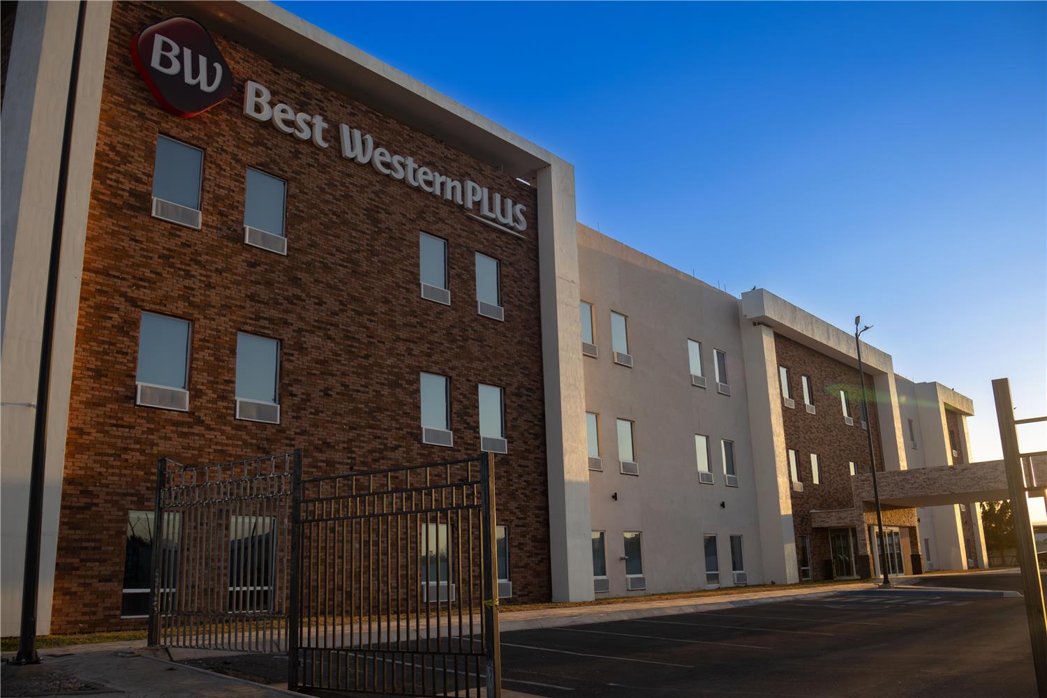 Best Western Plus Sacramento 4/27