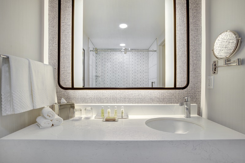 DoubleTree by Hilton Palmdale 74/75